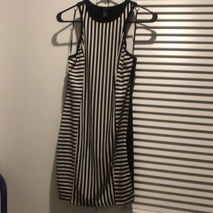 Black and white bodycon dress